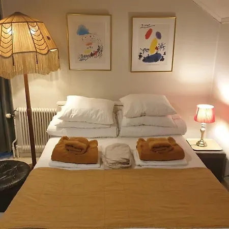 Charmig Vindslaegenhet- Centralt I Umeå Exterior photo