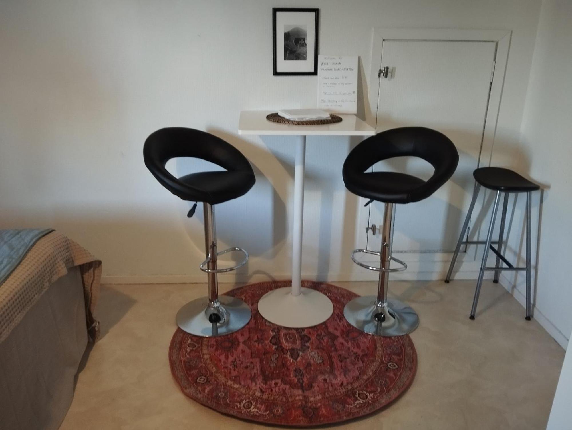 Charmig Vindslaegenhet- I Apartment *